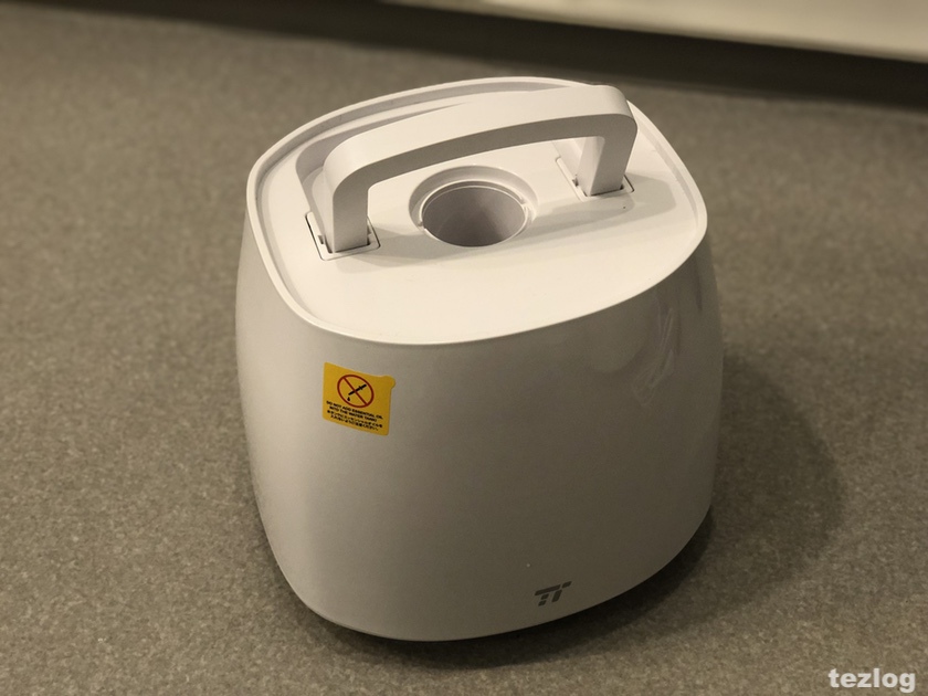 TaoTronics 加湿器 tt-ah007 タンクのハンドルを立てた画像