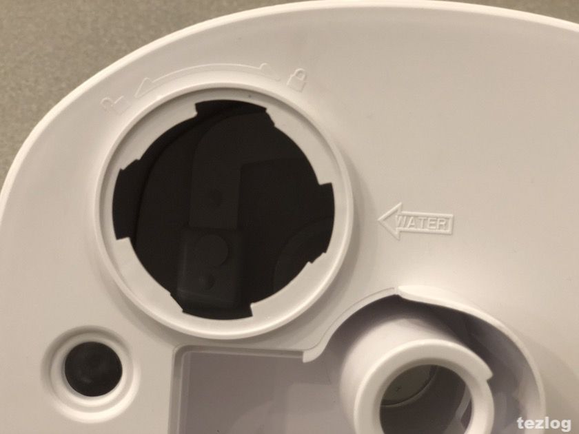 TaoTronics 加湿器 tt-ah007 吸水口の蓋を外したところ