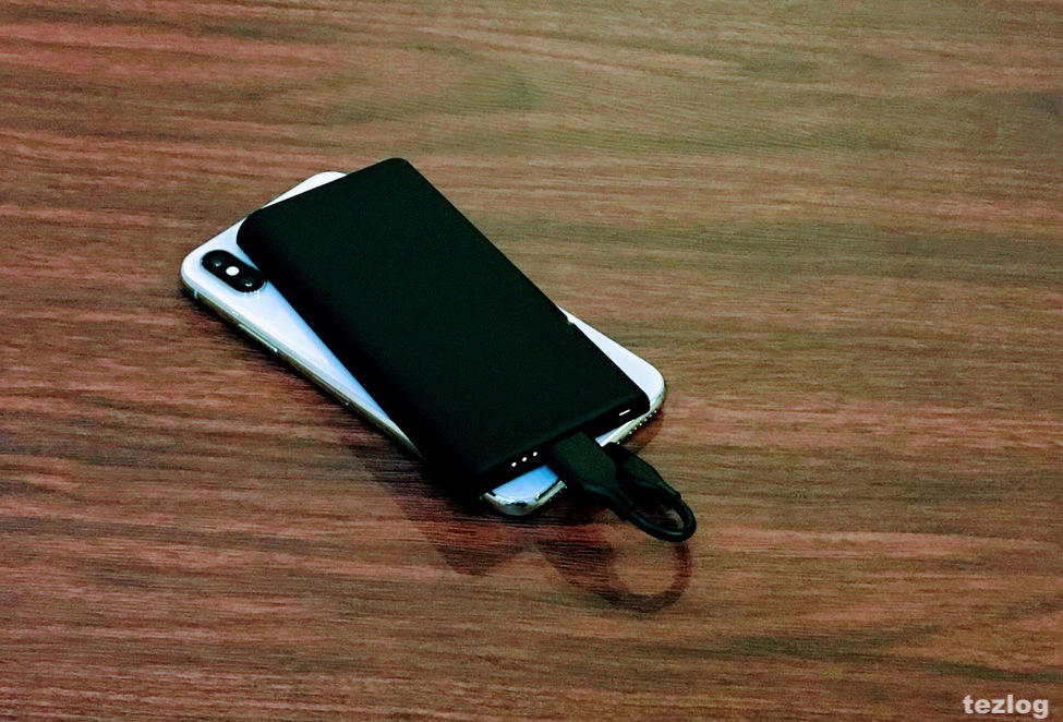 Anker PowerCore Slim 5000でiPhoneXを充電