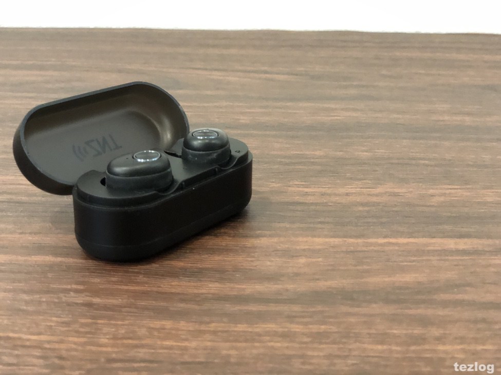 ZNT 完全ワイヤレスイヤホン AirFits 本体と充電ケース