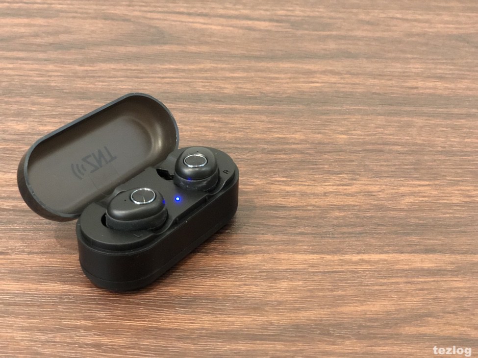 ZNT 完全ワイヤレスイヤホン AirFits 本体と充電ケース