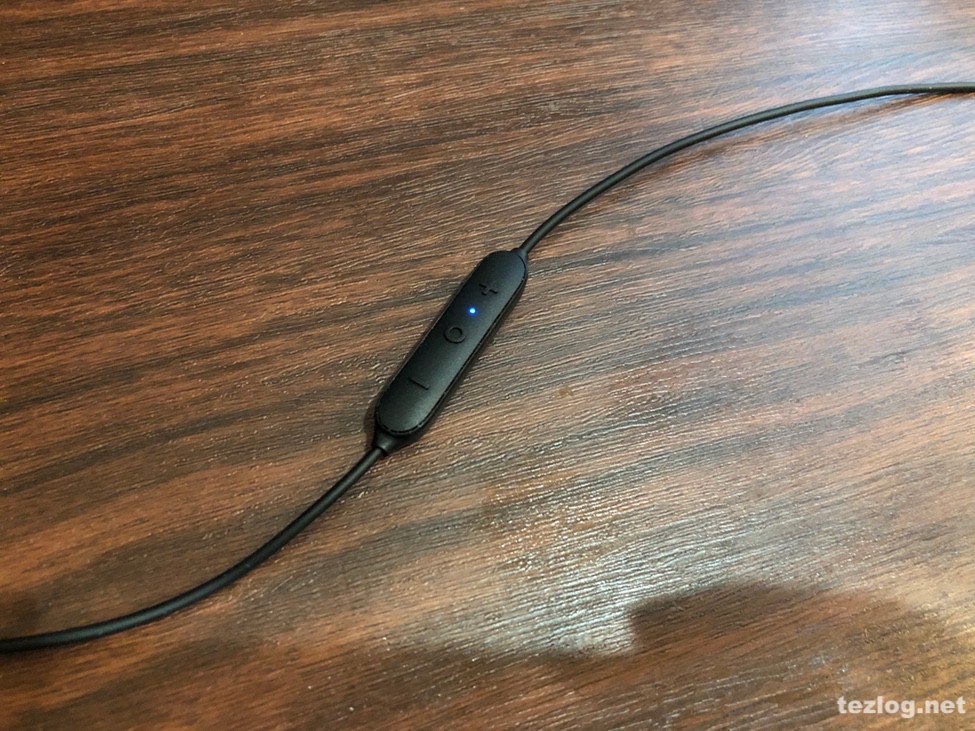 Bluetoothイヤフォン JPRiDE 708 電源ランプ 点灯