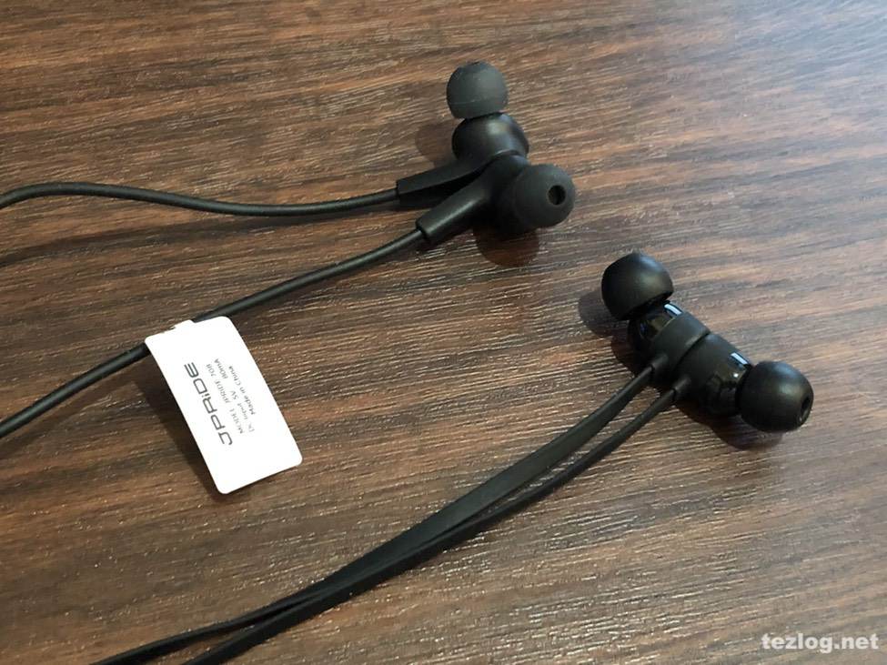 Bluetoothイヤフォン JPRiDE 708 とbeats X イヤフォン部分の比較