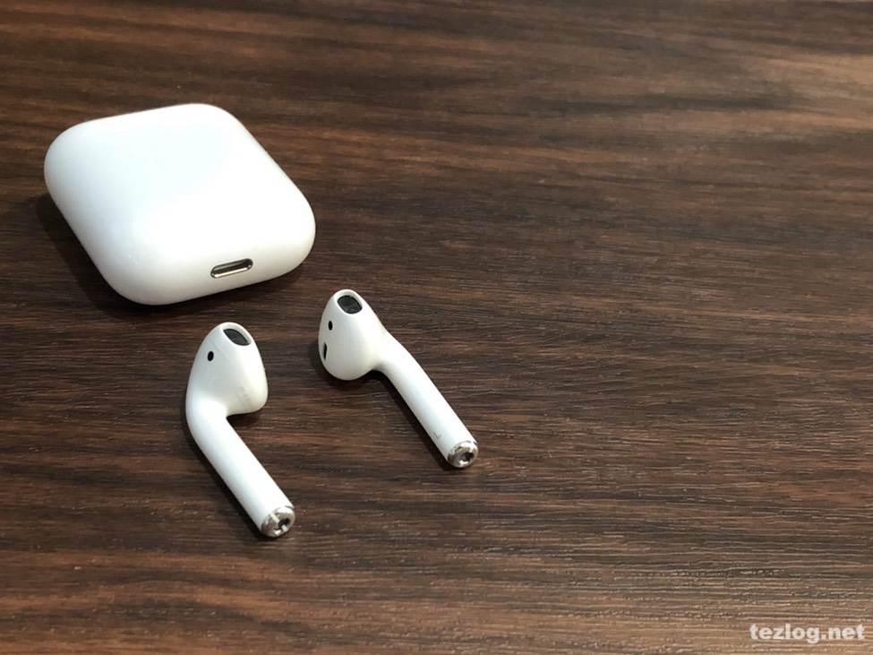 AirPods ケースとイヤフォン本体
