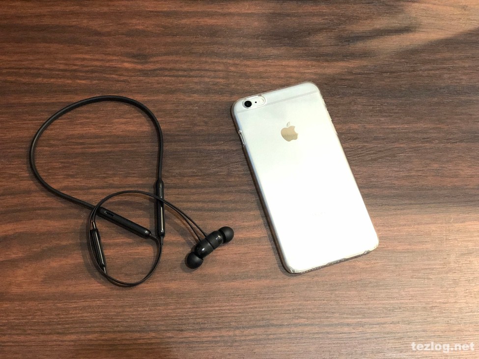 BeatsX AppleのBluetoothイヤフォンとiPhone6sPLUS