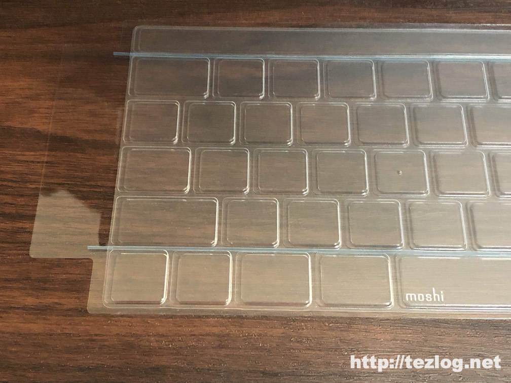 MacBook Pro用キーボードカバー moshi Clearguard MB with Touch Bar (JIS) 貼り付け前
