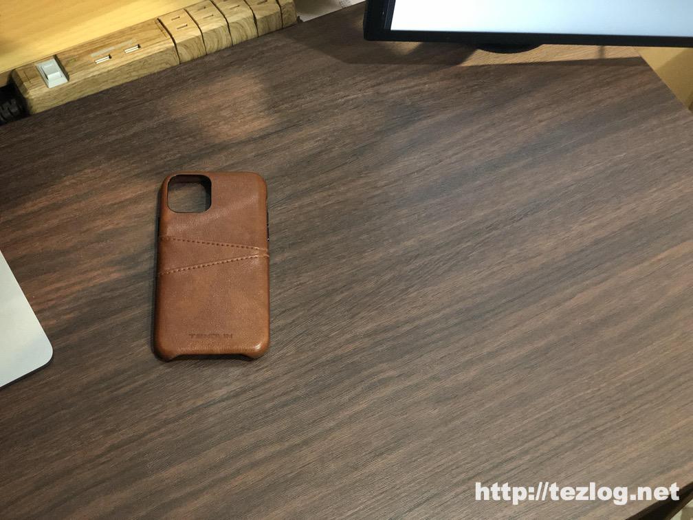 TENDLIN iPhone 11 Pro 用のカード入れ付きレザー調ケース