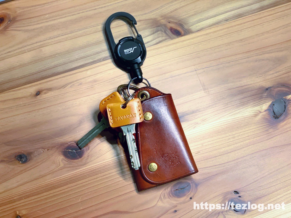 TAVARAT 姫路レザーのキーカバー付きの鍵を付けたイルビゾンテの革のキーケース