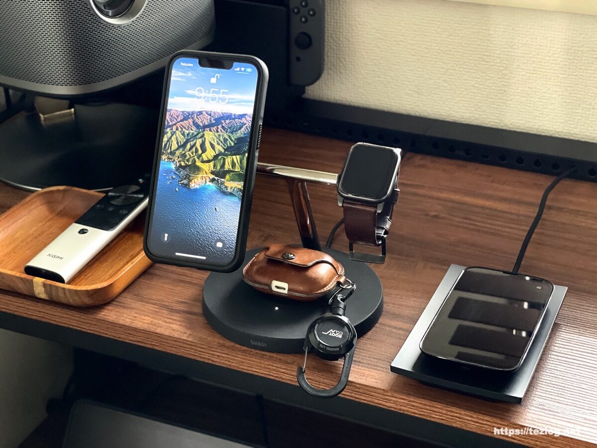 Belkin MagSafe 3-in-1磁気ワイヤレス充電スタンド 寝室での使用風景