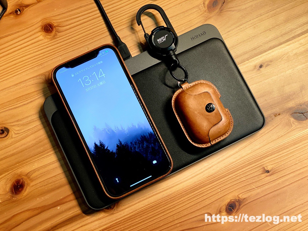 NOMAD Base Station Pro でiPhone 12 Pro MaxとAirPods Proを2台同時にワイヤレス充電