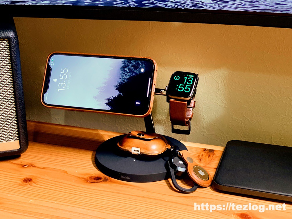 Belkin MagSafe 3-in-1磁気ワイヤレス充電器 WIZ009でiPhone 12 Pro MaxとApple WatchとAirPods Proを3台同時ワイヤレス充電