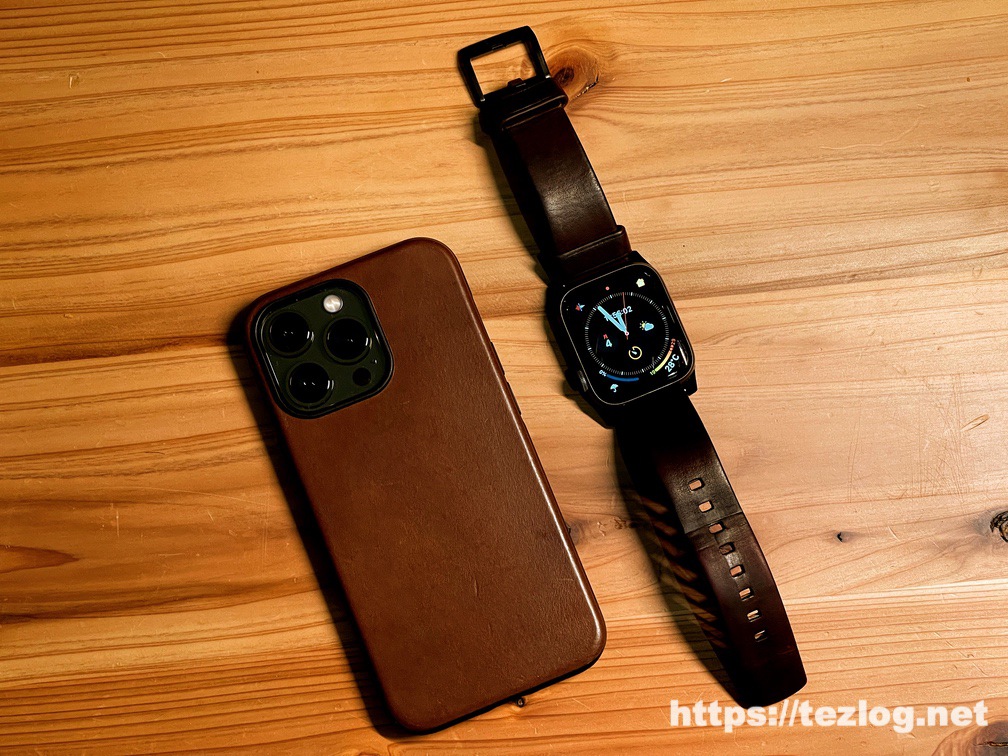 NOMAD Modern Leather Case iPhone 13 Pro Rustic BrownとApple Watch Modern Band Rustic Brown Leather