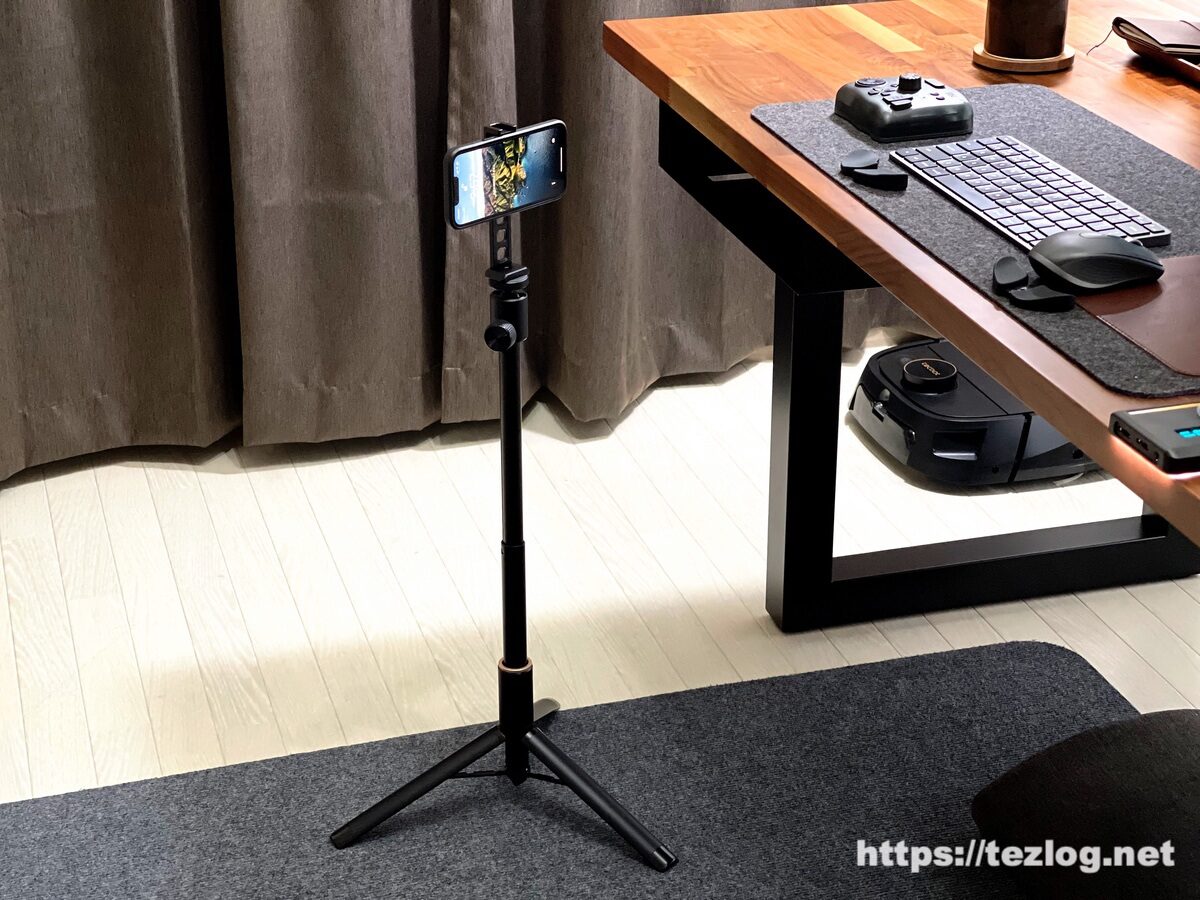 Ulanzi ST-28 スマホホルダー MagSafe用 三脚マウントにiPhone 13 Proを取り付けての使用風景