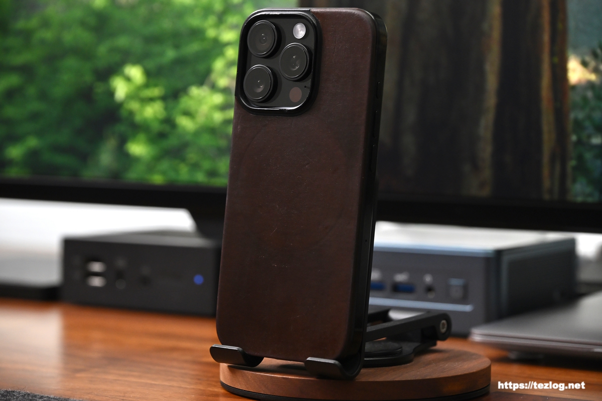 NOMAD Magnetic Leather Back / iPhone 16 Pro 10ヶ月使用