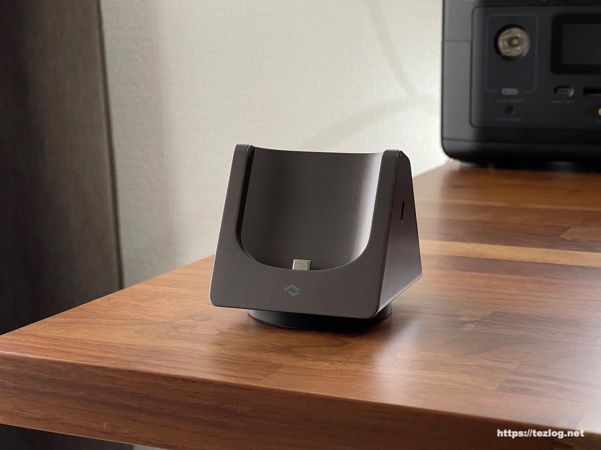  PITAKA MagEZ Slider: Apple デバイスの充電を簡単にする 3-in-1 ソリューション