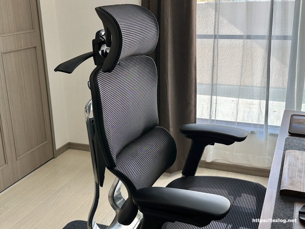 COFO Chair Premium ヘッドレストの角度調節1