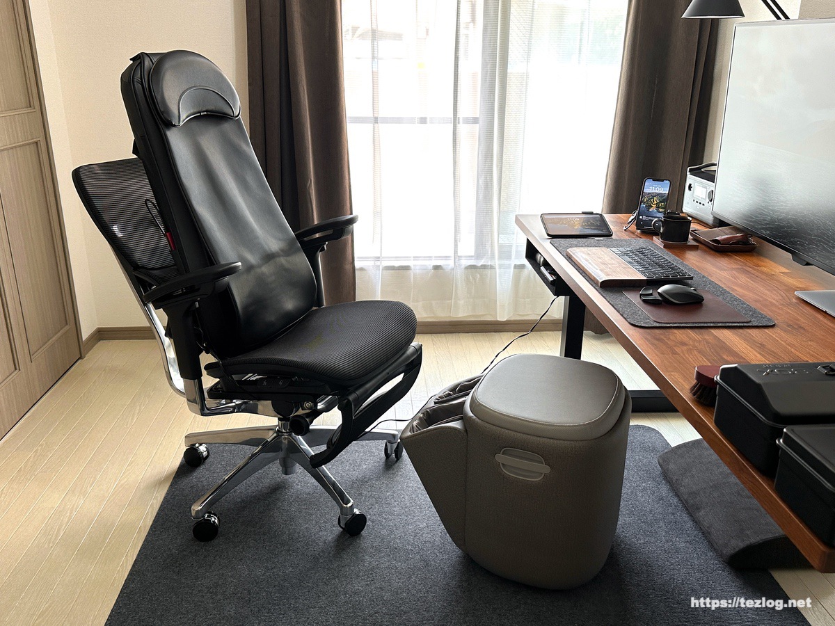 COFO Chair Premium でドクターエア 3Dマッサージシートプレミアムとフットマッサージャースツールを使用