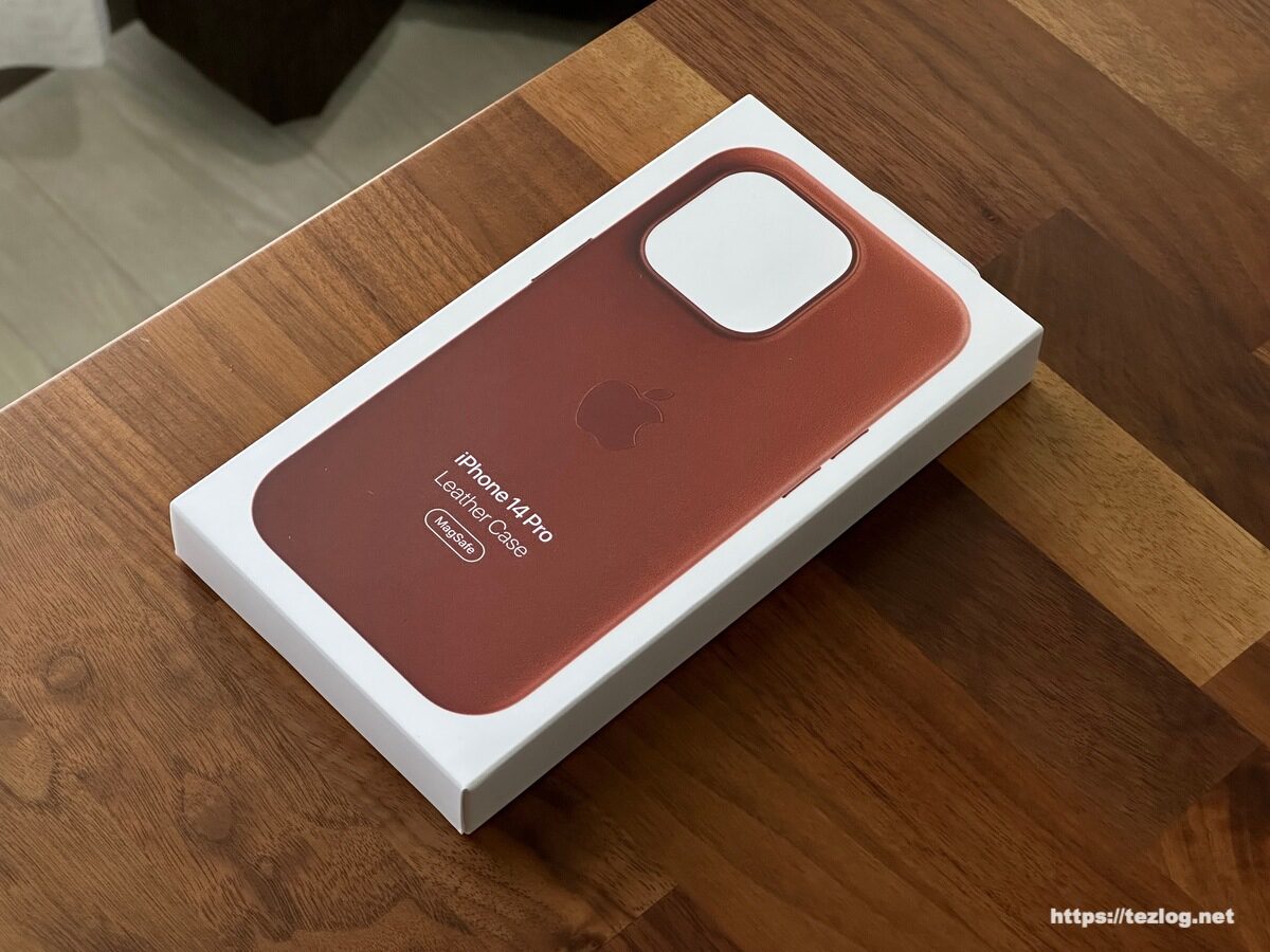 Apple MagSafe対応iPhone 14 Proレザーケース - アンバー ​​​​​​​ パッケージ