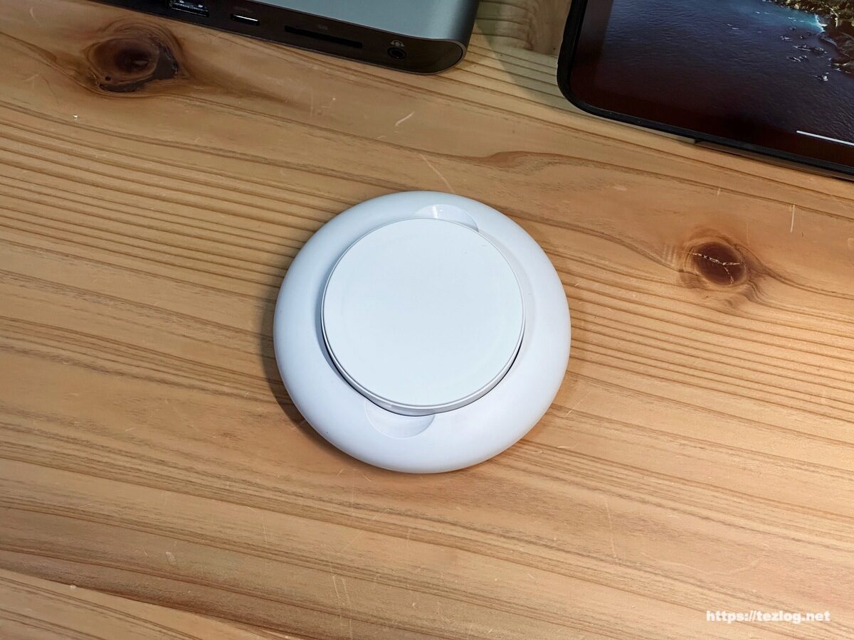 j5create JUPW1107NP MagSafe 15W Wireless Charging Stand 畳んだ状態 真上から