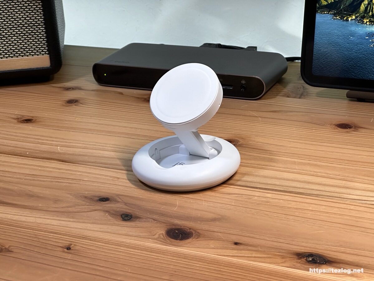 j5create JUPW1107NP MagSafe 15W Wireless Charging Stand
