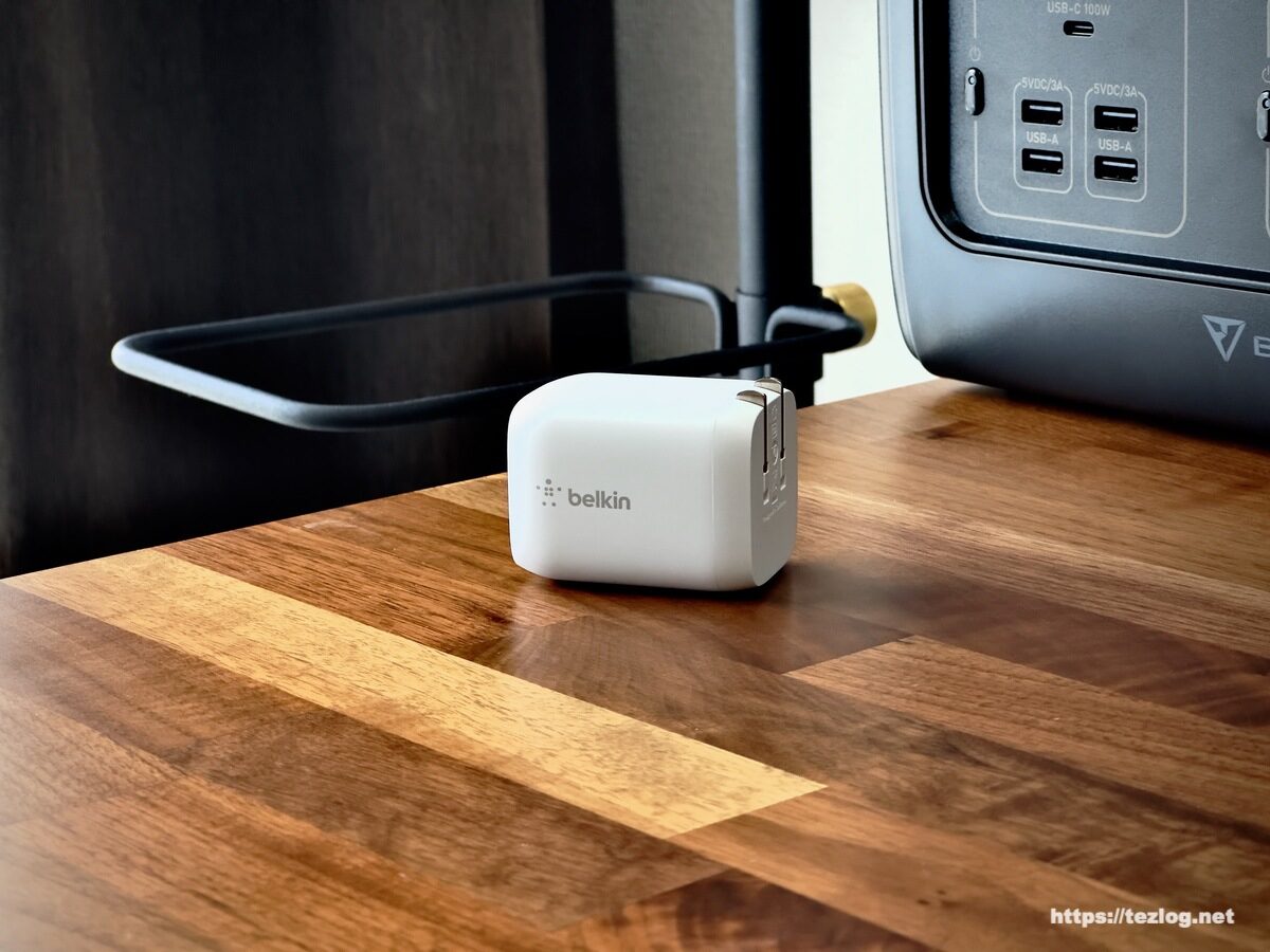 Belkin BOOST↑CHARGE Pro 65W USB-C 2ポート充電器 WCH013dqWH 側面