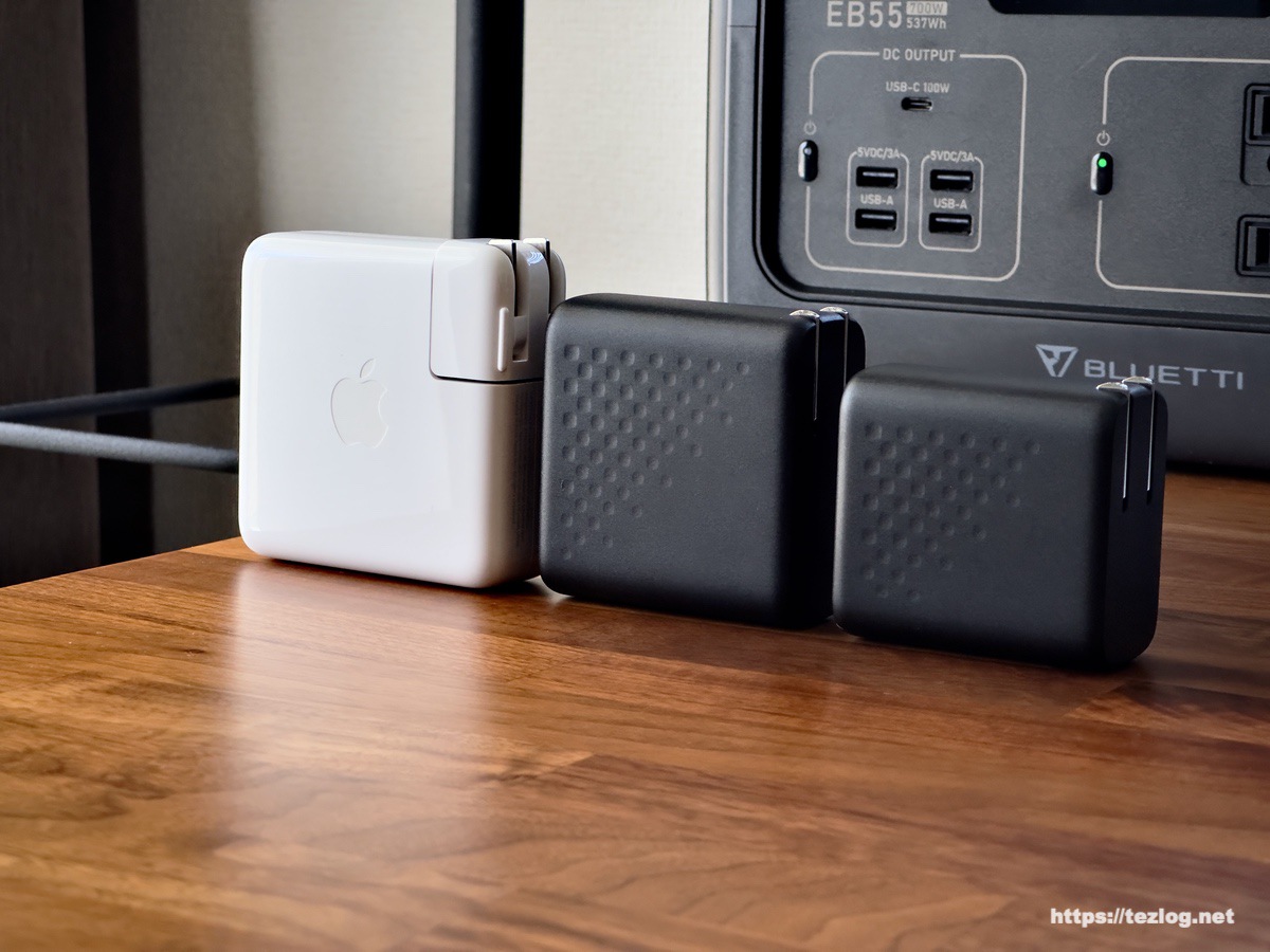 VOLTME Revo 65と　Revo100、Apple 61W USB-C充電器をサイズ比較