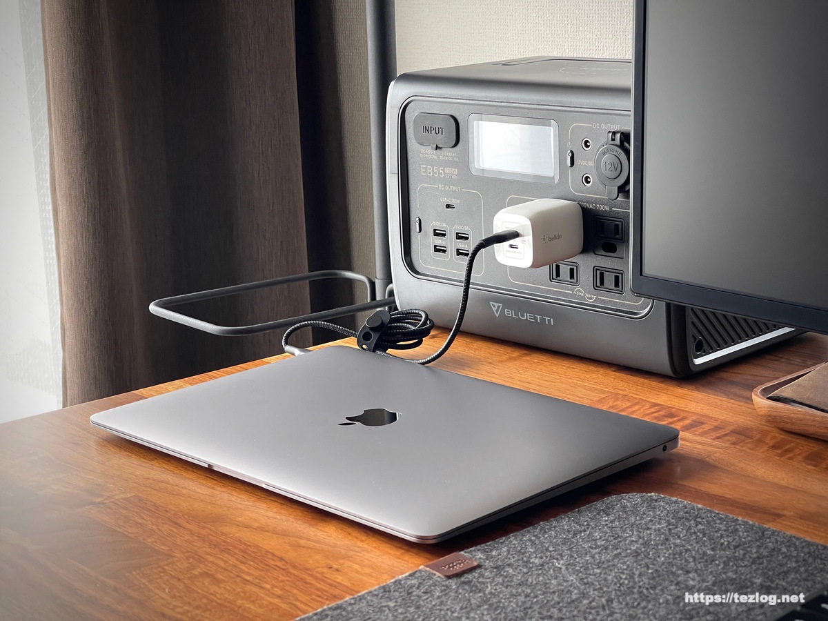 Belkin BOOST↑CHARGE Pro 65W USB-C 2ポート充電器 WCH013dqWHでMacBook Airを同時に充電