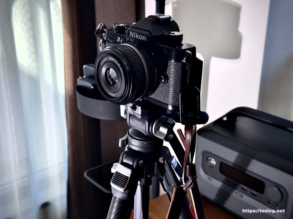 Ulanzi TT09 VideoGo トラベルビデオ三脚 F38クイックリリース付きにミラーレス一眼レフカメラ Nikon Zfを装着