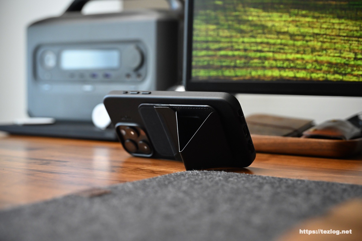 MOFT MOVAS レザー iPhoneケース+Snap-On スマホスタンド 横置き
