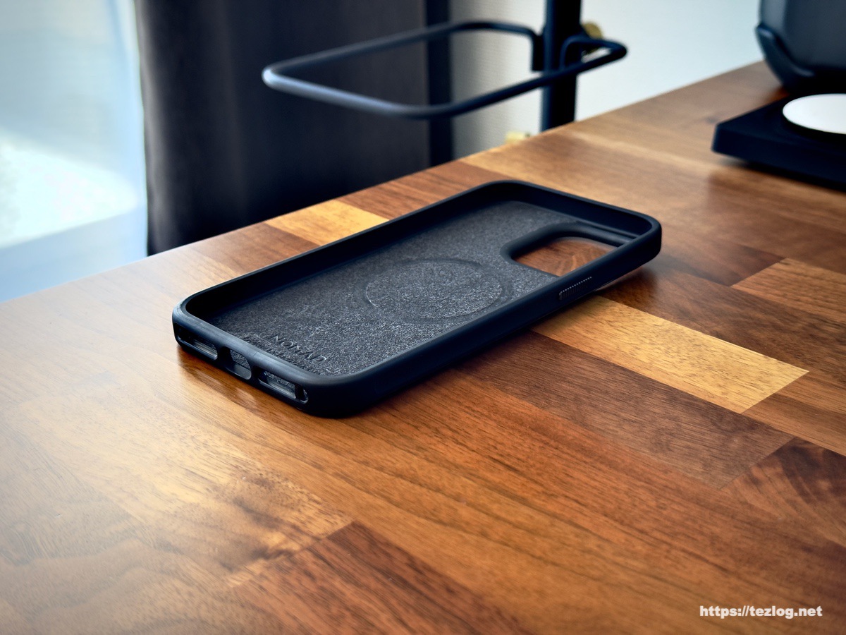 NOMAD Modern Leather Case iPhone 15 Pro Max ケース ブラウン 内側