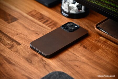 NOMAD Magnetic Leather Back / Rustic Brown / iPhone 15 Pro Max