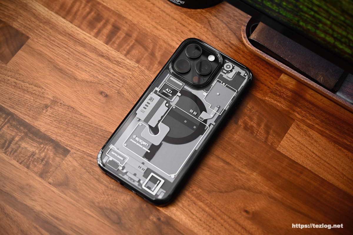 Spigen ウルトラ・ハイブリッド・マグフィット ゼロワン iPhone ケース。iPhone 15 Pro Maxに装着した外観 3