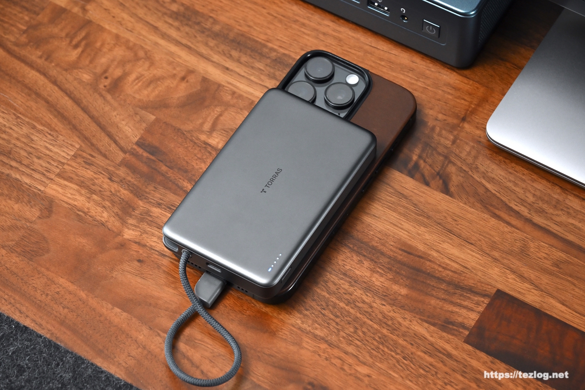 TORRAS PebbleLink USB Type-Cケーブル内蔵・マグネット式 モバイルバッテリーでiPhone 16 Proを充電