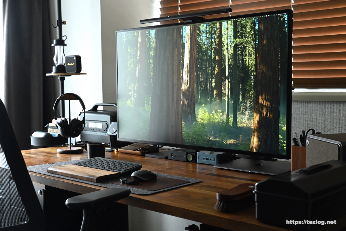 BenQ ScreenBar Pro ライト未使用のデスク周り 1