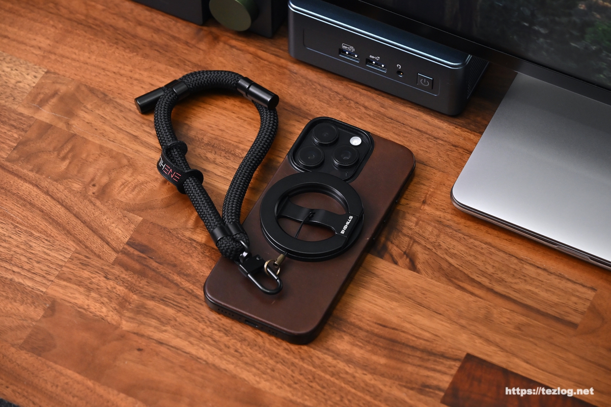 Dual Magic Ring Revにハンドストラップをつける