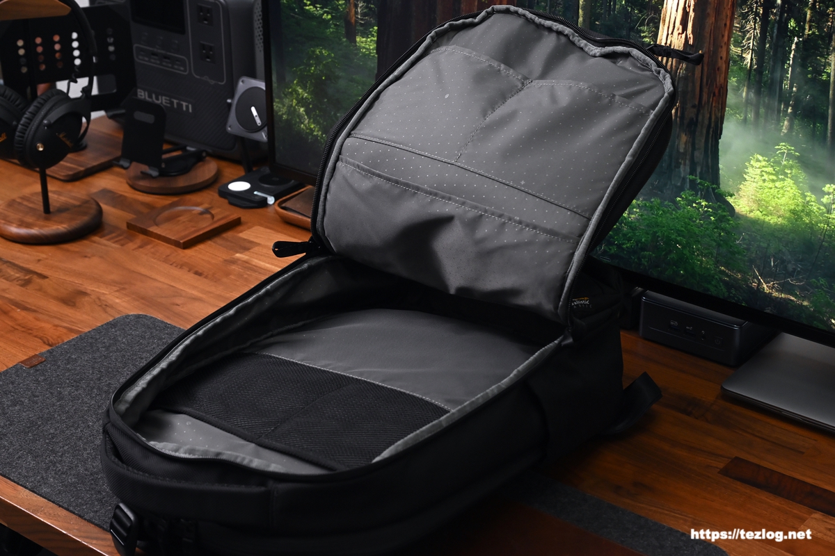 インケース Tracks Backpack 25L メインコンポーネント