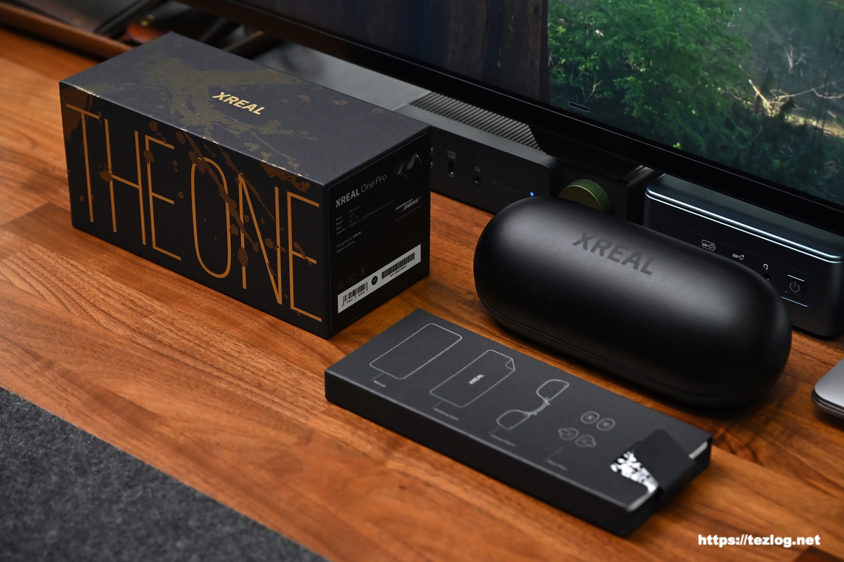 XREAL One Pro パッケージとケース、付属品の箱