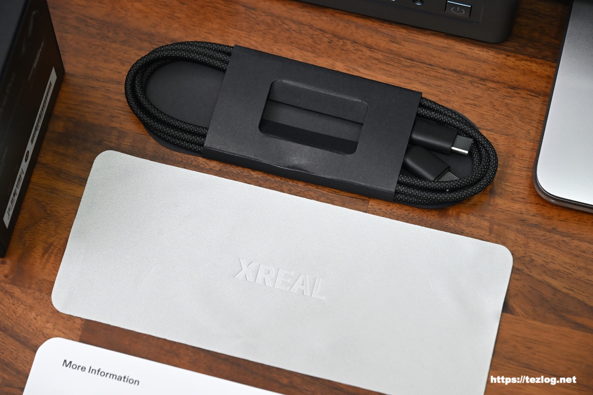 XREAL One Pro 付属品 ケーブルとクリーニングクロス