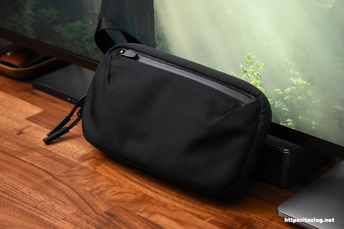 Aer Slim Pouch
