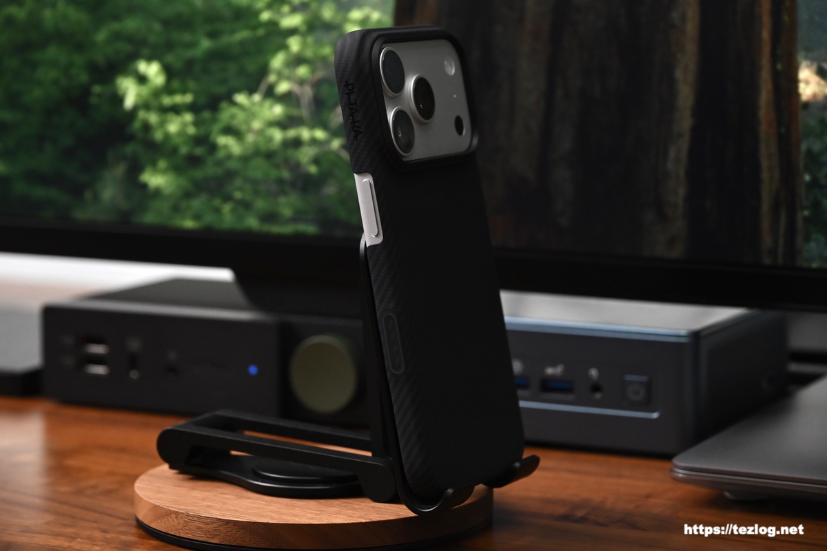 PITAKA Ultra-Slim Case 600D 黒/グレー / iPhone 17 Pro