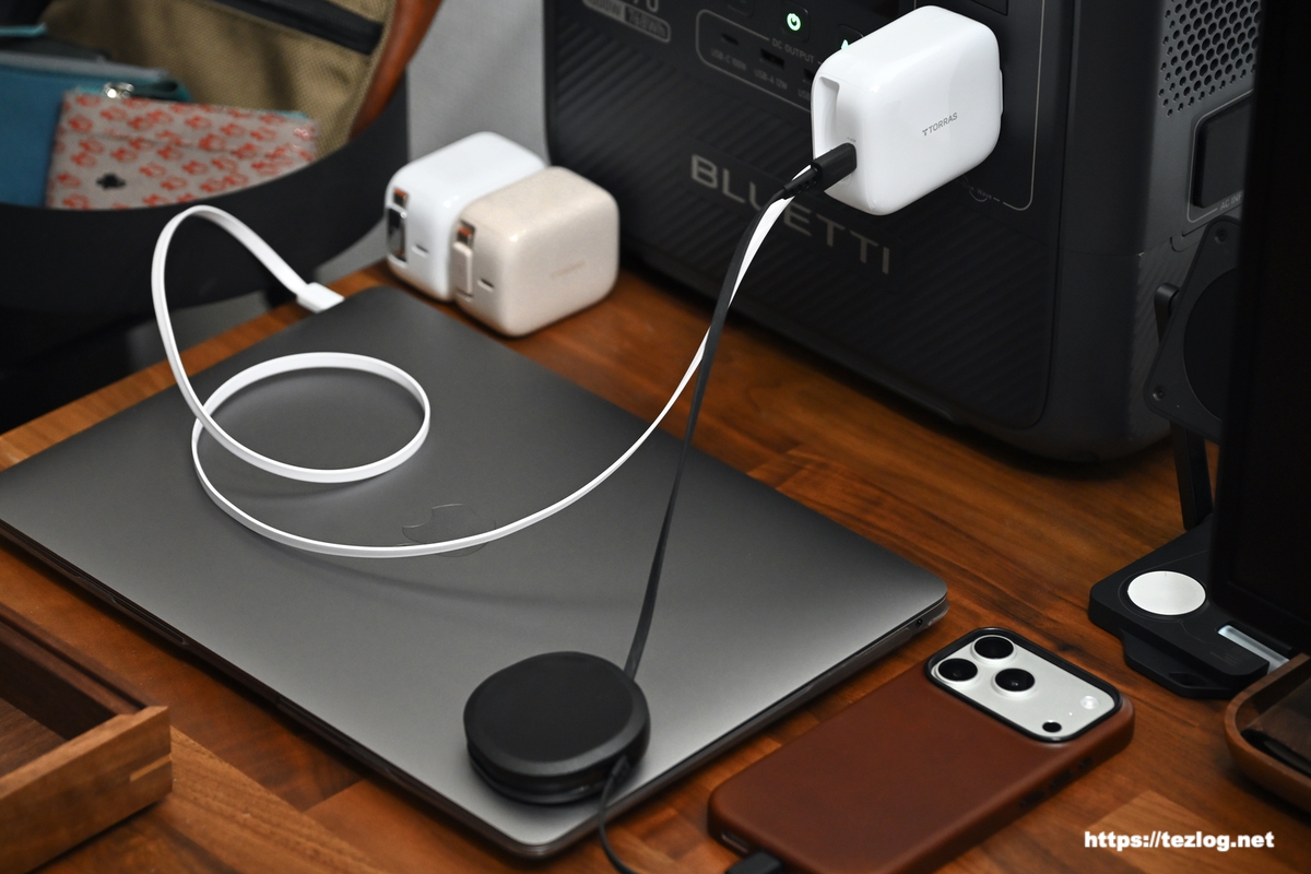 TORRAS FlexLine 巻取り式 USB Type-C 充電器 67WでMacBookとiPhoneを同時充電
