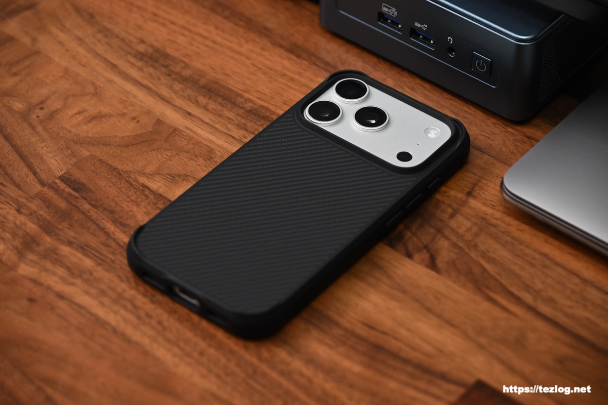 PITAKA ProGuardケース - 600D黒/グレー / iPhone 17 Pro