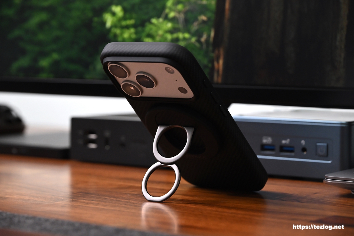 PITAKA UltraGuardケース / MagEZ Grip 3/ iPhone 17 Pro スタンド縦置き