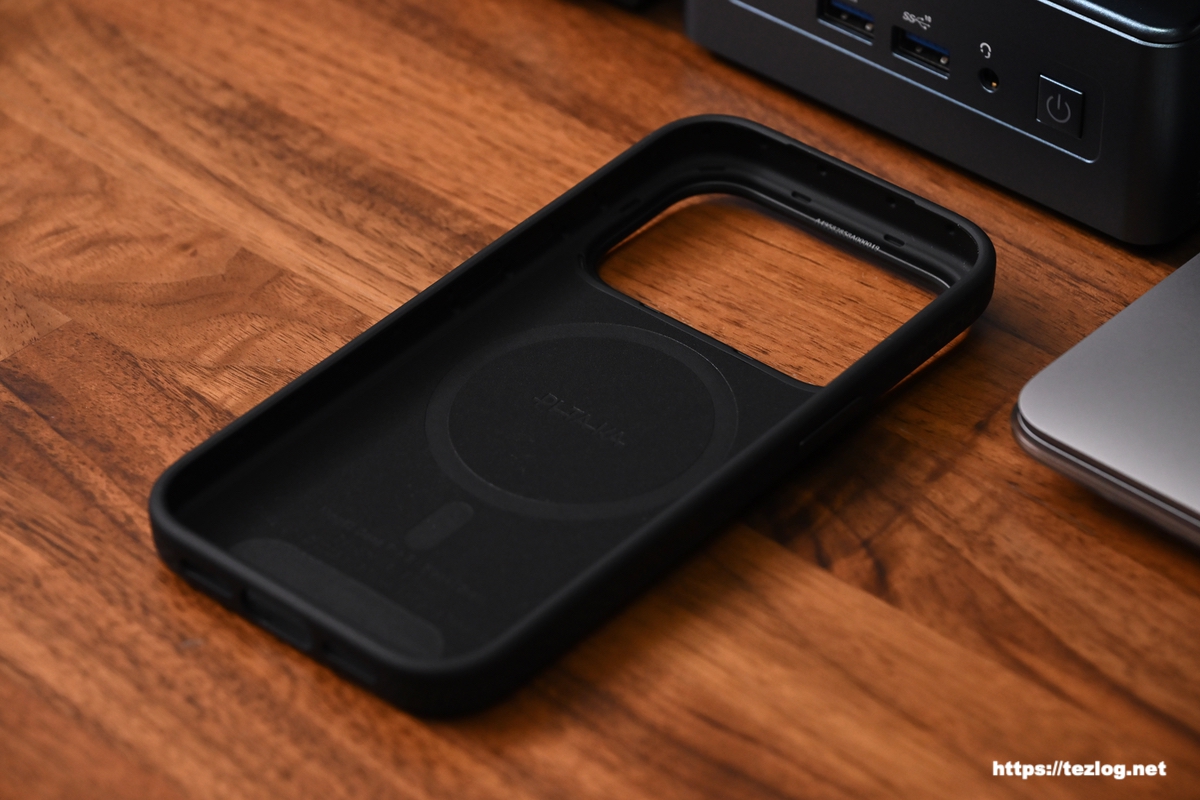 PITAKA UltraGuardケース 内側