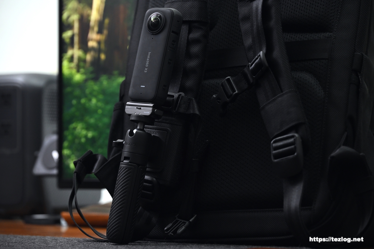 Ulanzi MT88 ClipMate でInsta360 X3をつけたミニ三脚をバッグのストラップに取り付け