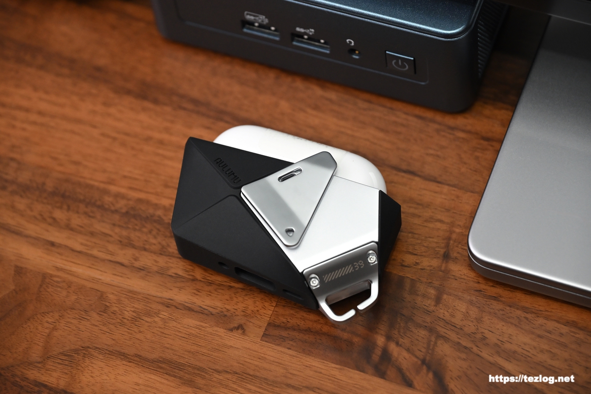 Aulumu A39 AirPods Pro 3 ケース 下ケースにAirPods Pro 3ケースを取り付け。