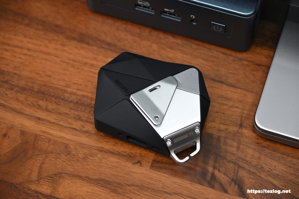 Aulumu A39 AirPods Pro 3 ケース をAirPods Pro 3ケースに装着。