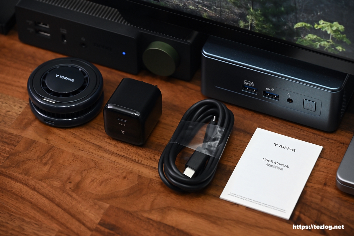 TORRAS Ostand PolarCircle Qi2 Magsafe充電器 本体と付属品一式