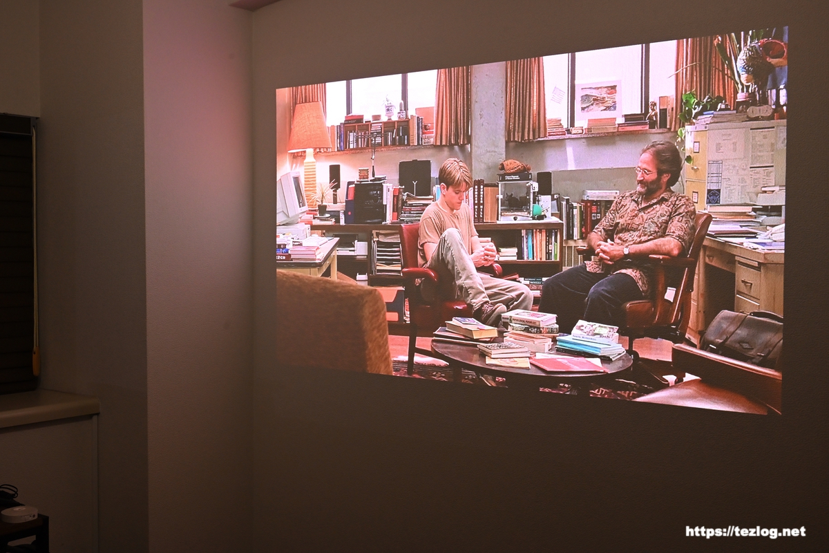 XGMI HORIZON 20 Proで映画を再生 明るい部屋 2