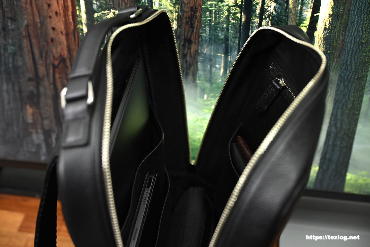 muon THE Backpack 内側